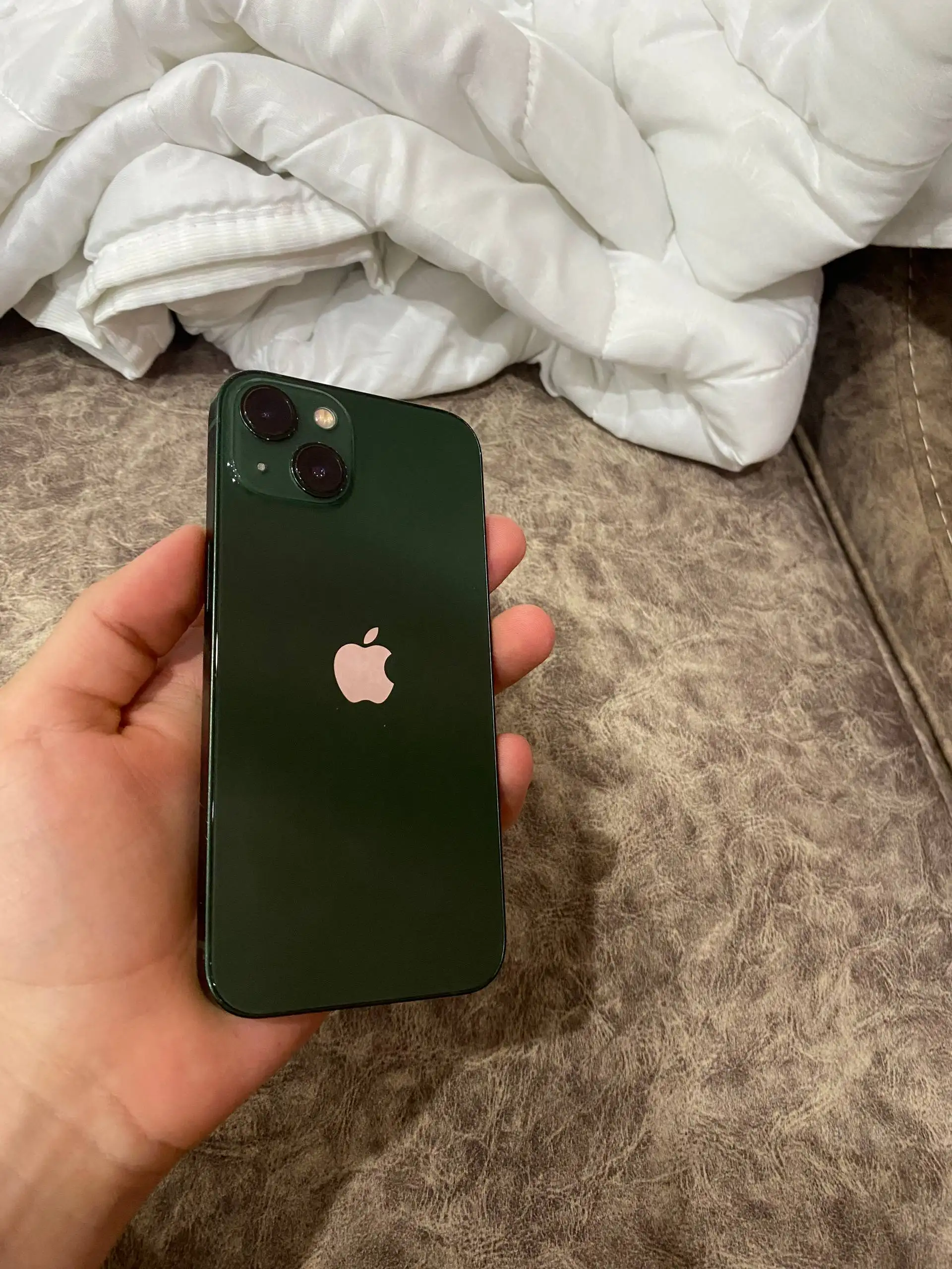 iPhone 13 128 ГБ с царапинами и АКБ 66% - Мобильные телефоны (Электроника) в Чебоксары