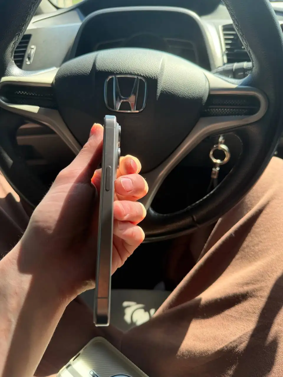 Продам оригинальный iPhone полный комплект - Смартфоны (Электроника) в Чебоксары