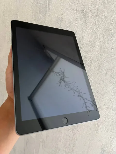 iPad 5 2017 в Чебоксарах - Мобильные телефоны и аксессуары в Чебоксары