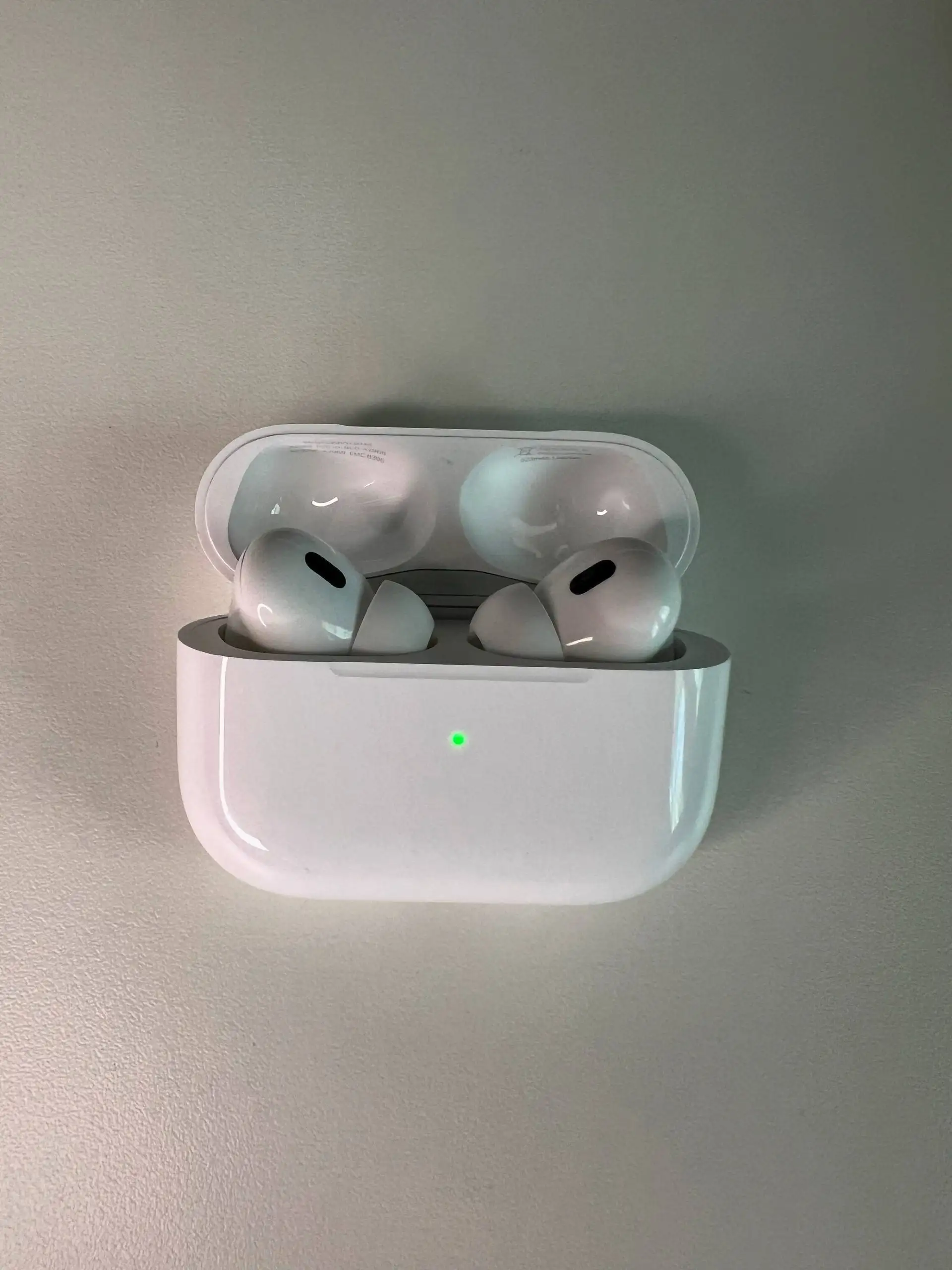 Продажа техники Apple: iPhone 15 Pro Max, iPhone 13 Pro, AirPods Pro 2 - Телефоны и планшеты (Электроника) в Чебоксары