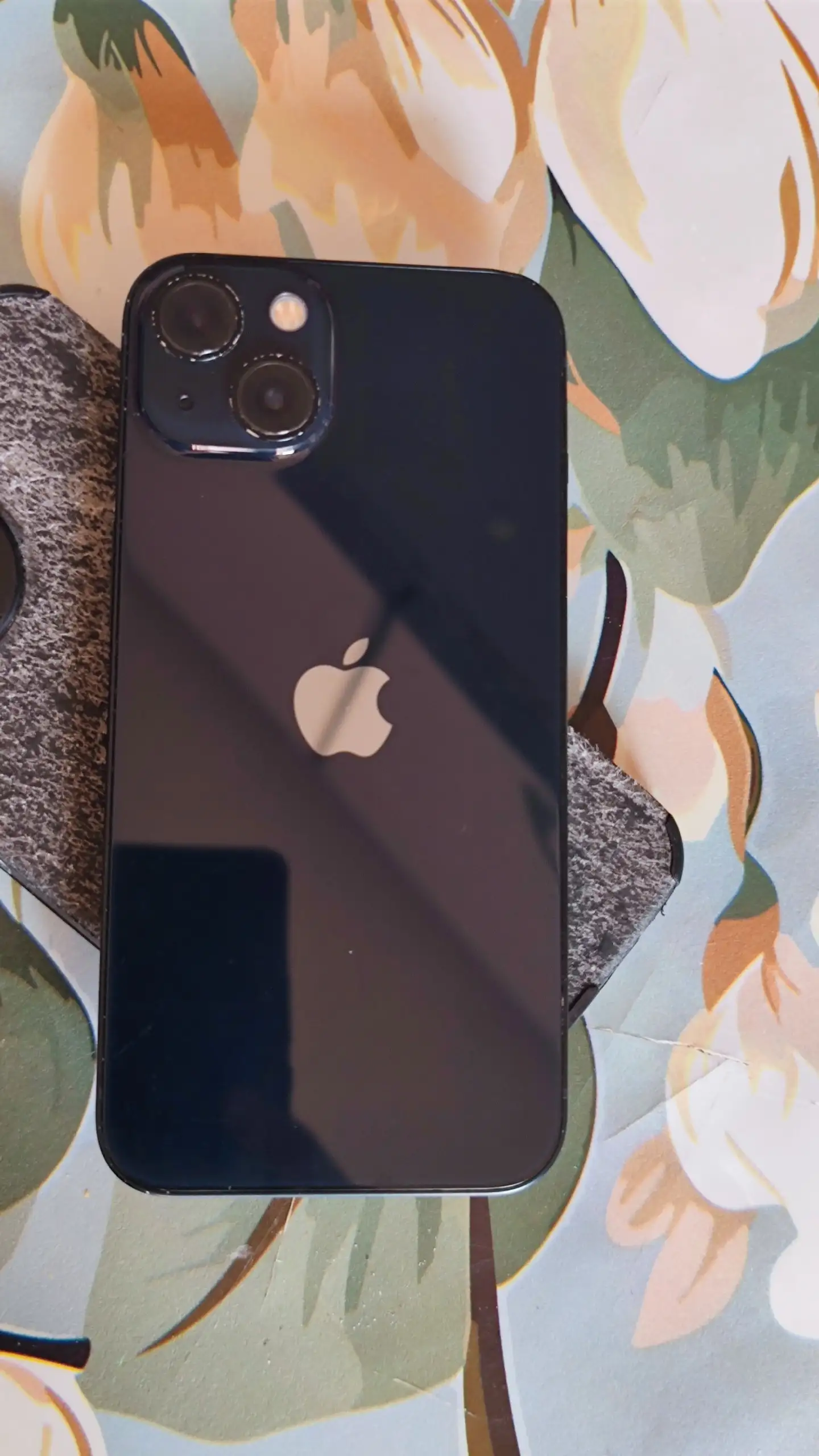 iPhone 13 в отличном состоянии, АКБ 100% - Смартфоны (Электроника) в Чебоксары