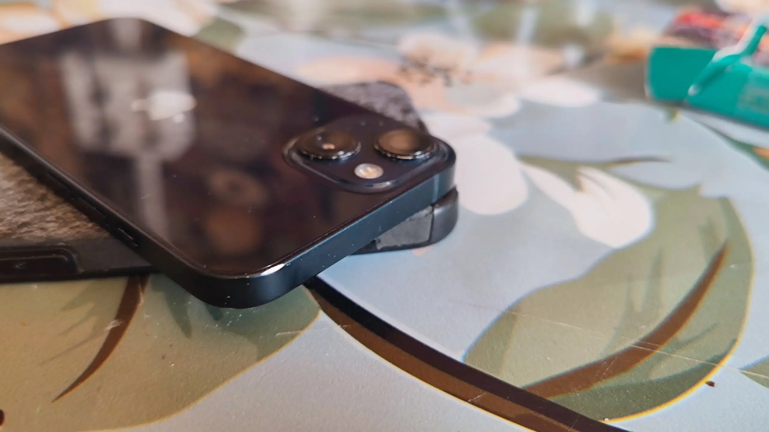iPhone 13 в отличном состоянии, АКБ 100% - Смартфоны (Электроника) в Чебоксары