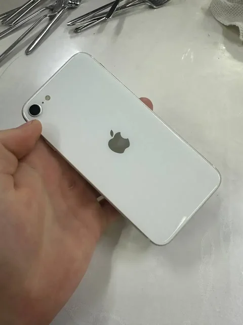 Обмен iPhone 12 Pro, SE 2020 и JBL Pulse 4 на iPhone выше - Мобильные телефоны и аксессуары в Чебоксары