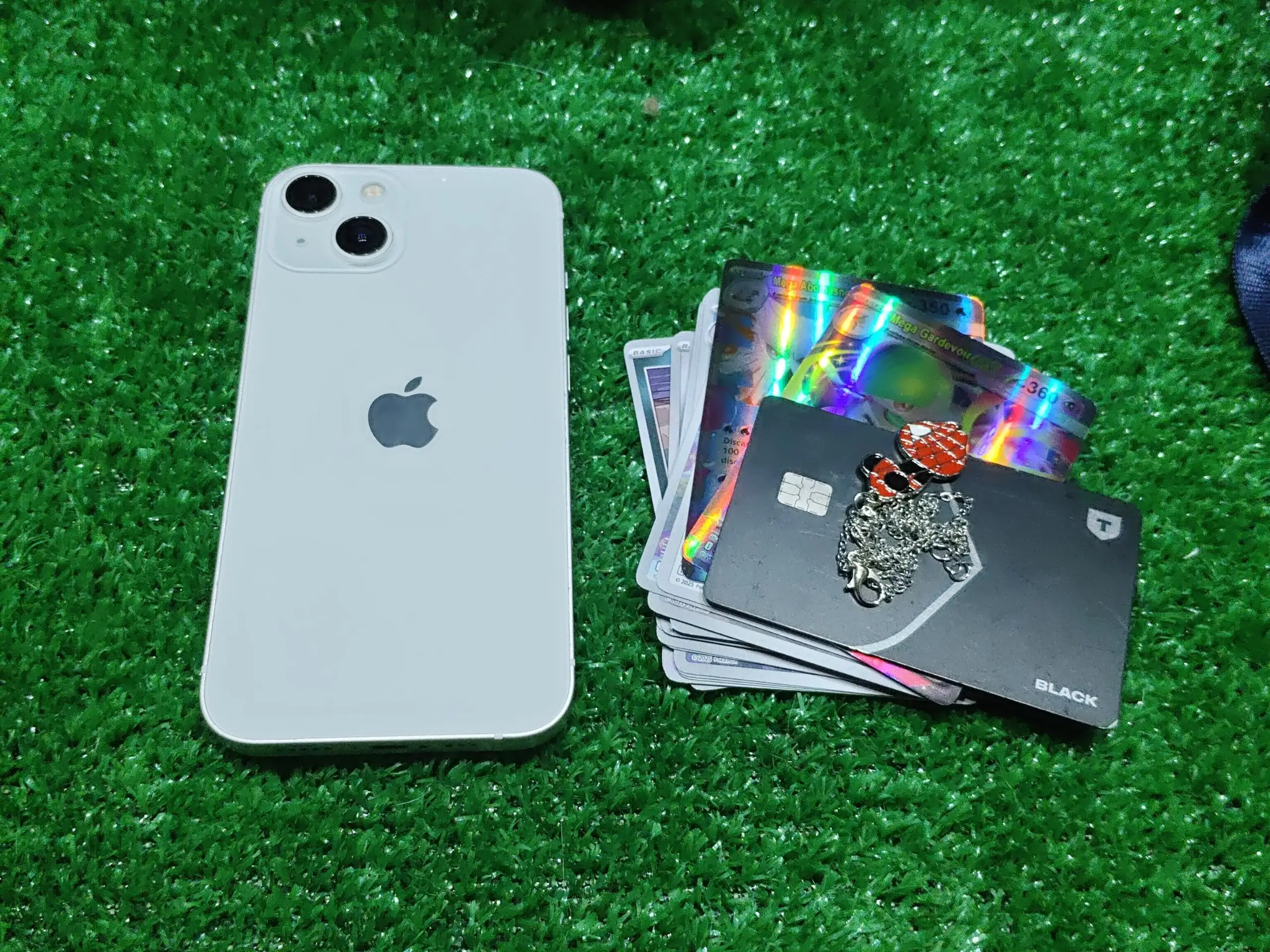 Продам iPhone 13 512GB, не работает Wi-Fi, 14500 руб. - Смартфоны и телефоны (Электроника) в Чебоксары