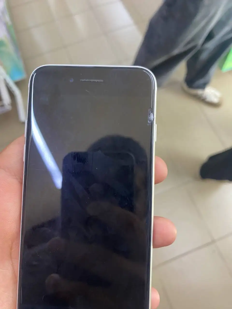 Продам Apple iPhone SE 2020 64GB - Телефоны (Электроника) в Чебоксары