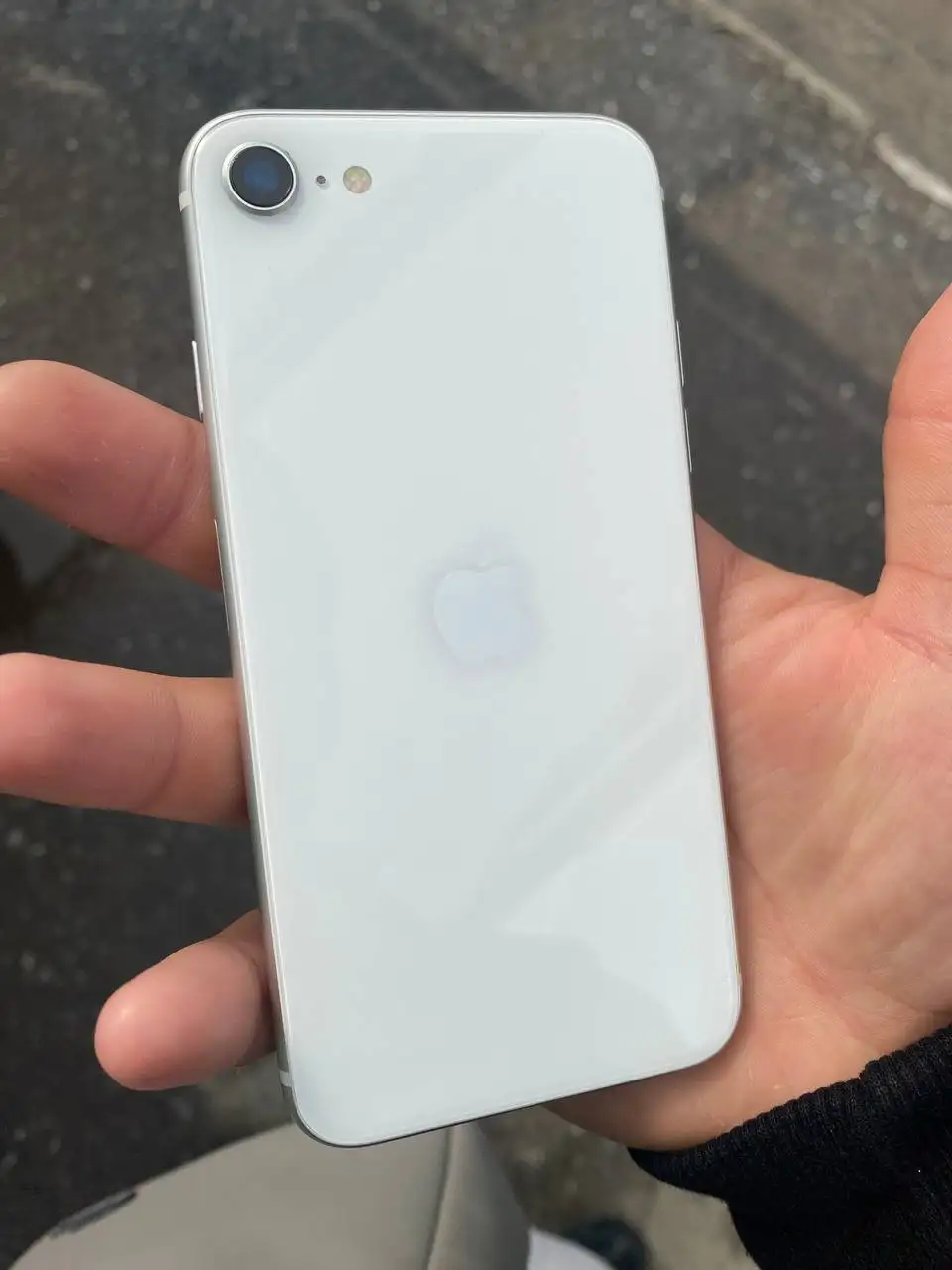 Продам Apple iPhone SE 2020 64GB - Телефоны (Электроника) в Чебоксары