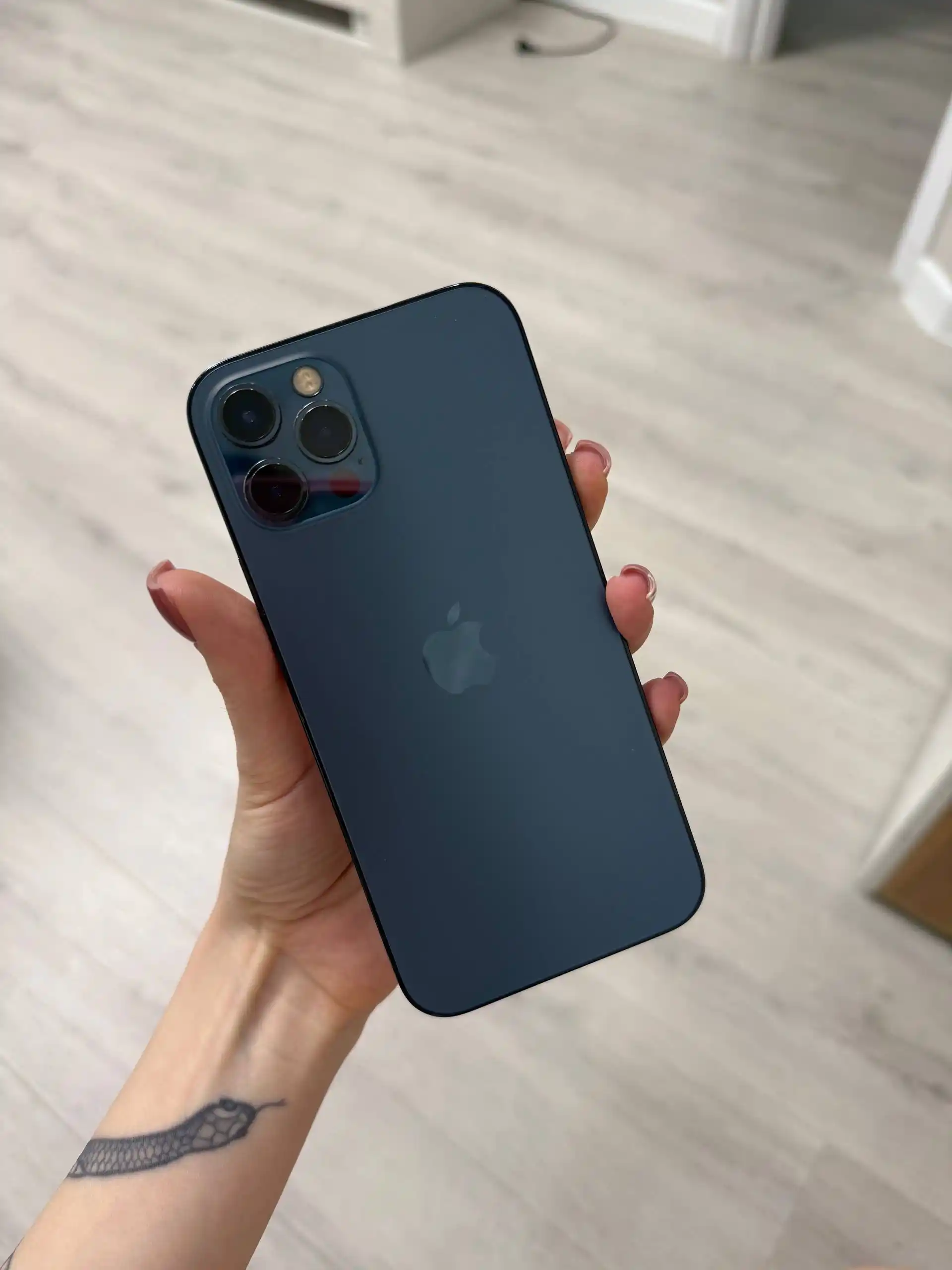 Продаю iPhone 12 Pro 128 гб