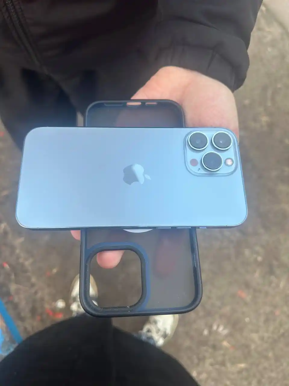 Продам iPhone 13 Pro Max