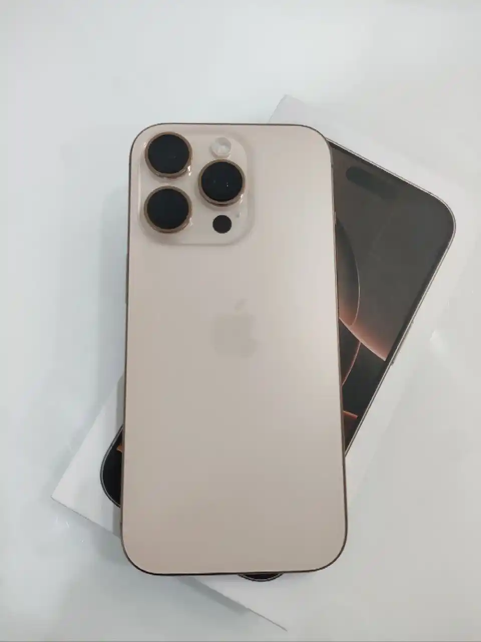 Продаю iPhone 16 Pro 256 ГБ золото