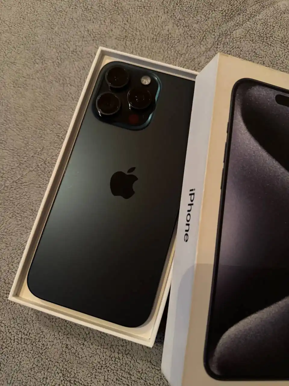 Продаю iPhone 15 Pro Max - Электроника в Чебоксары