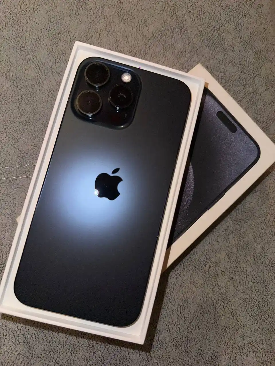 Продаю iPhone 15 Pro Max