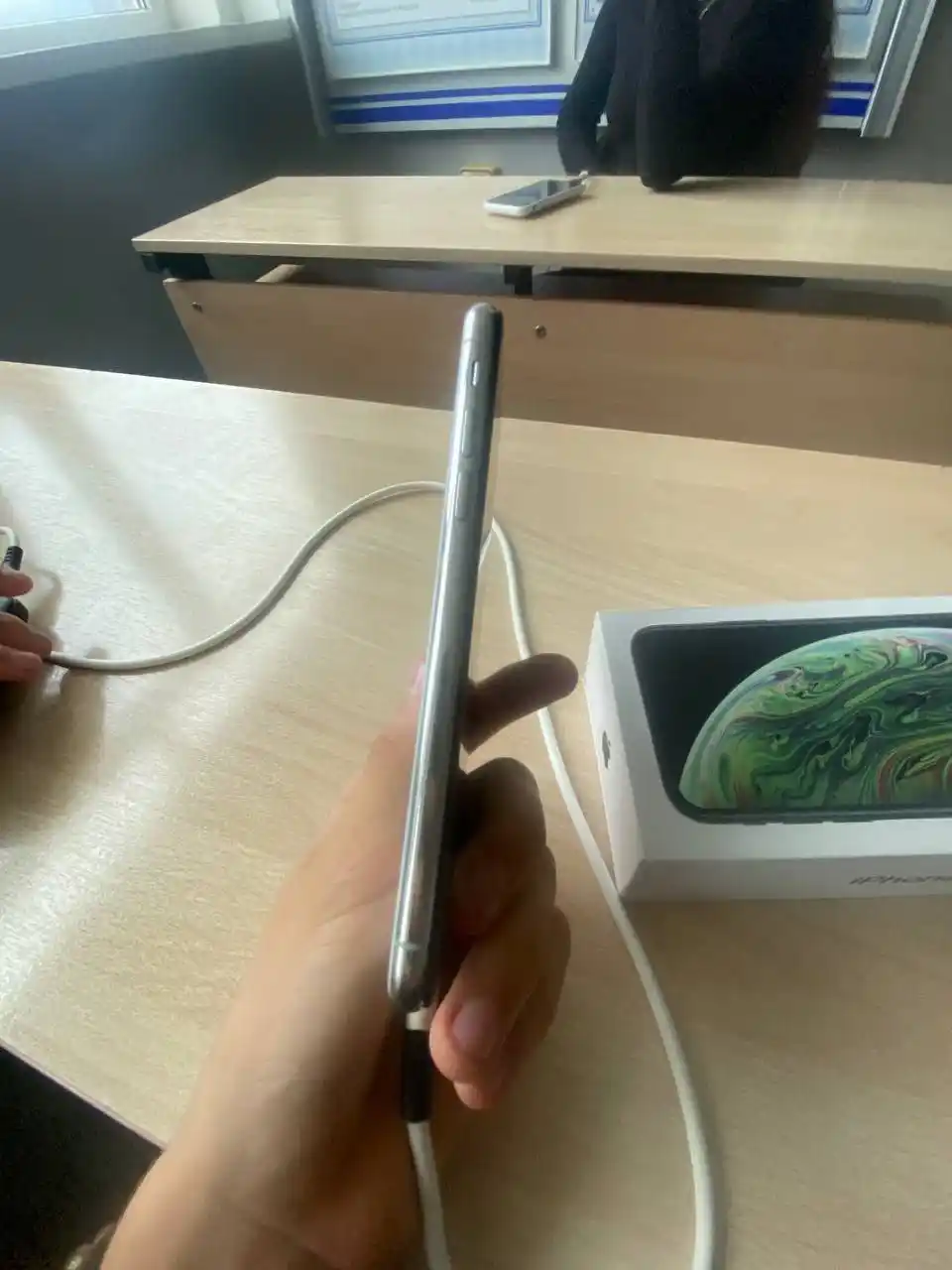 Продам iPhone XS