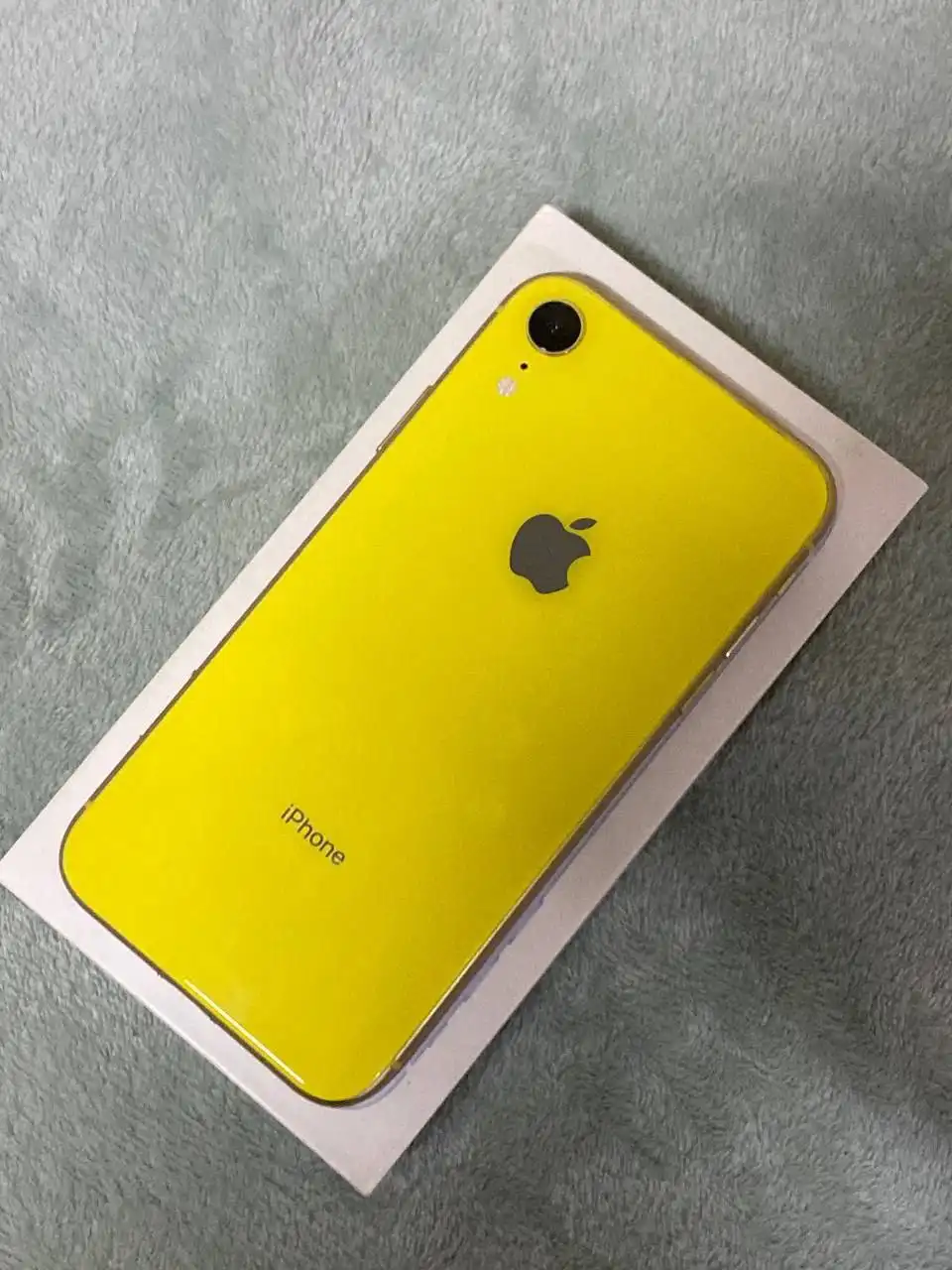 Продам iPhone XR 64GB