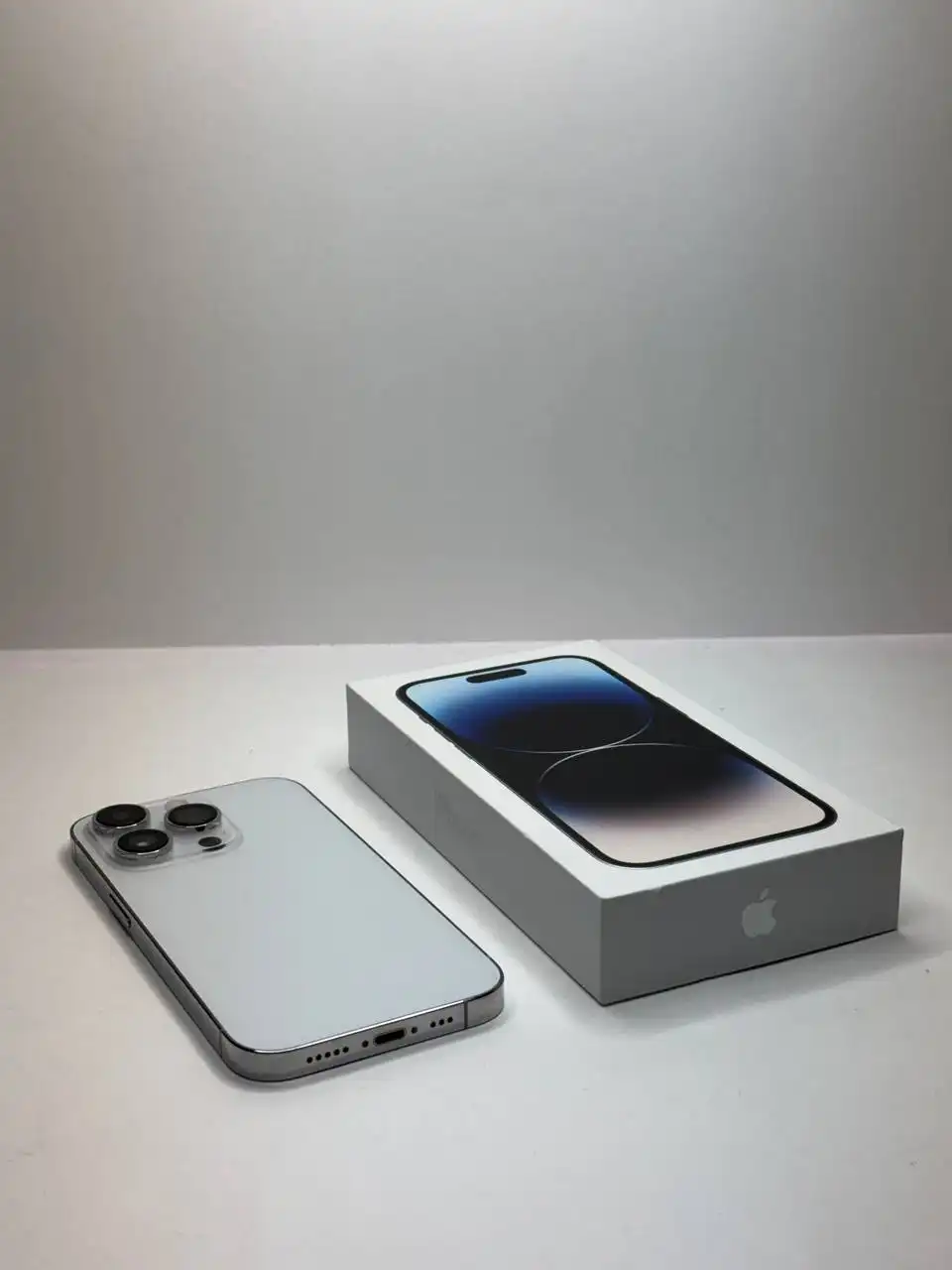 Продажа двух iPhone 14 Pro 256 ГБ
