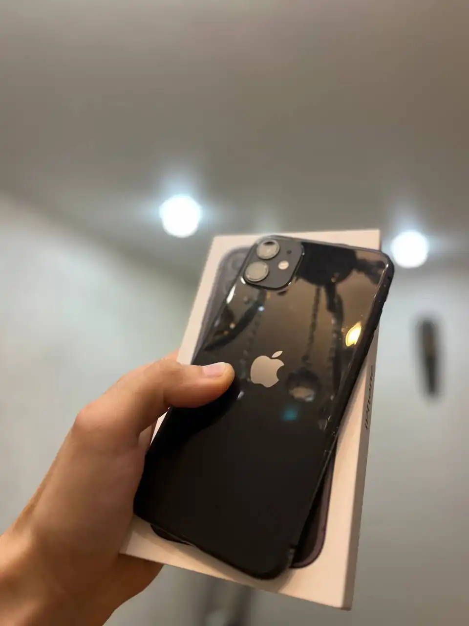 iPhone 11 128 ГБ в хорошем состоянии