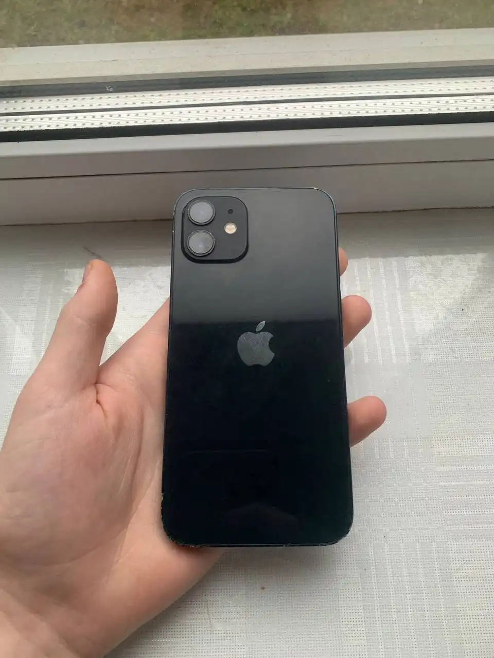 iPhone 12 64GB с повреждениями