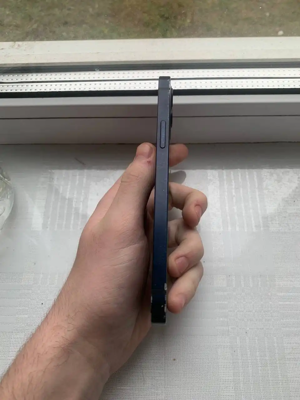 iPhone 12 64GB с повреждениями