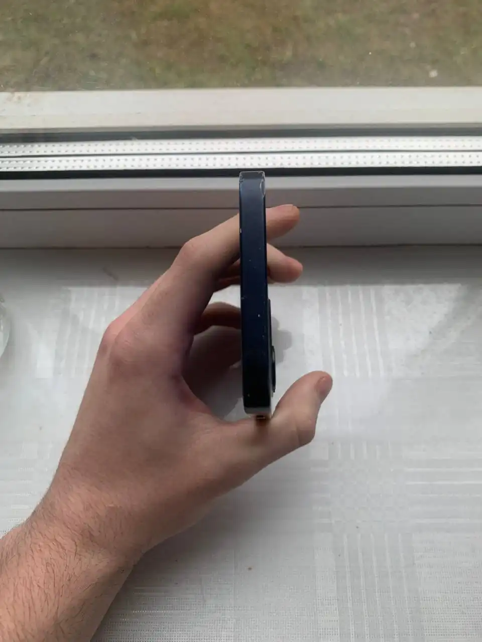 iPhone 12 64GB с повреждениями