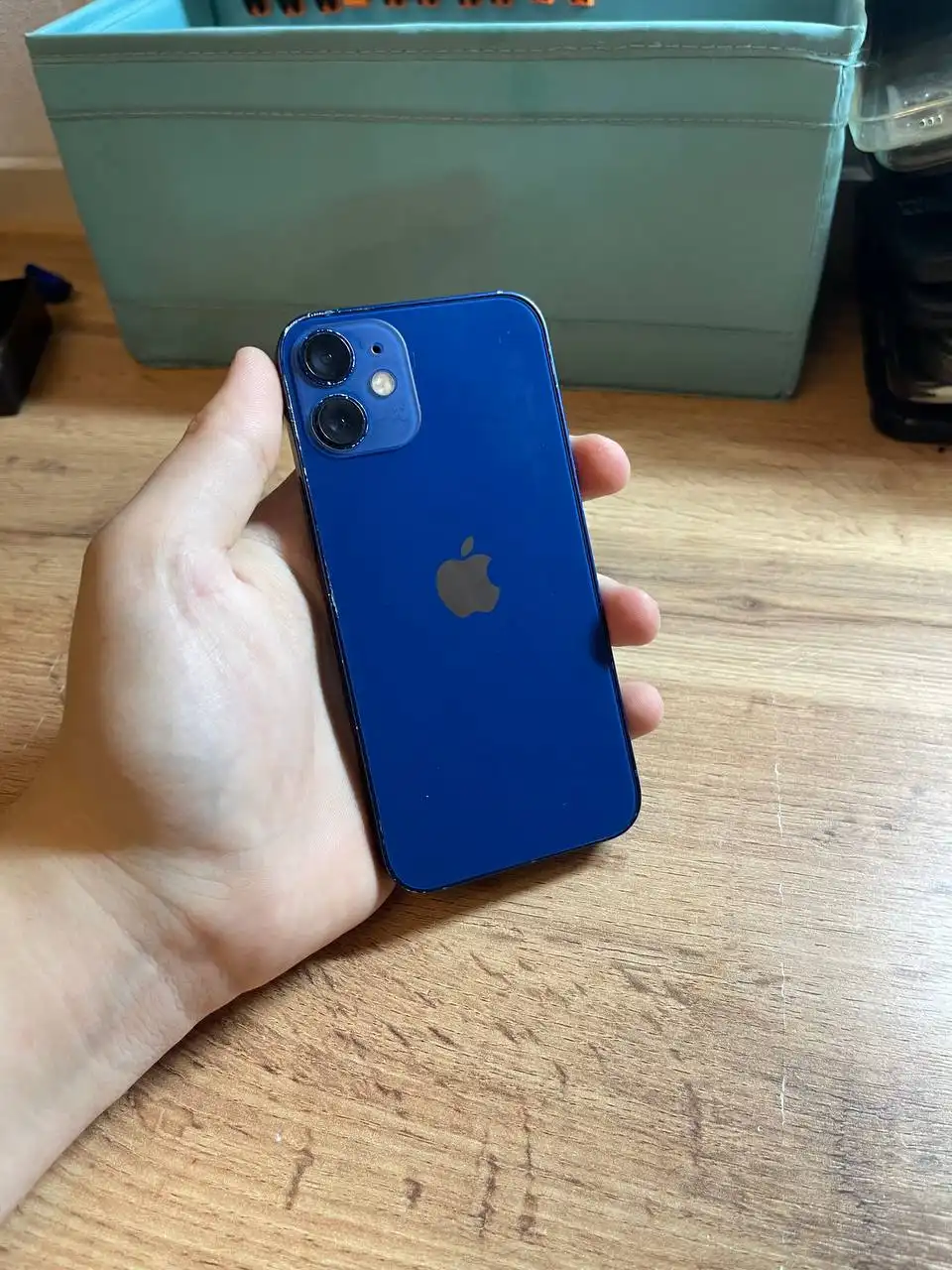 Продажа б/у iPhone разных моделей