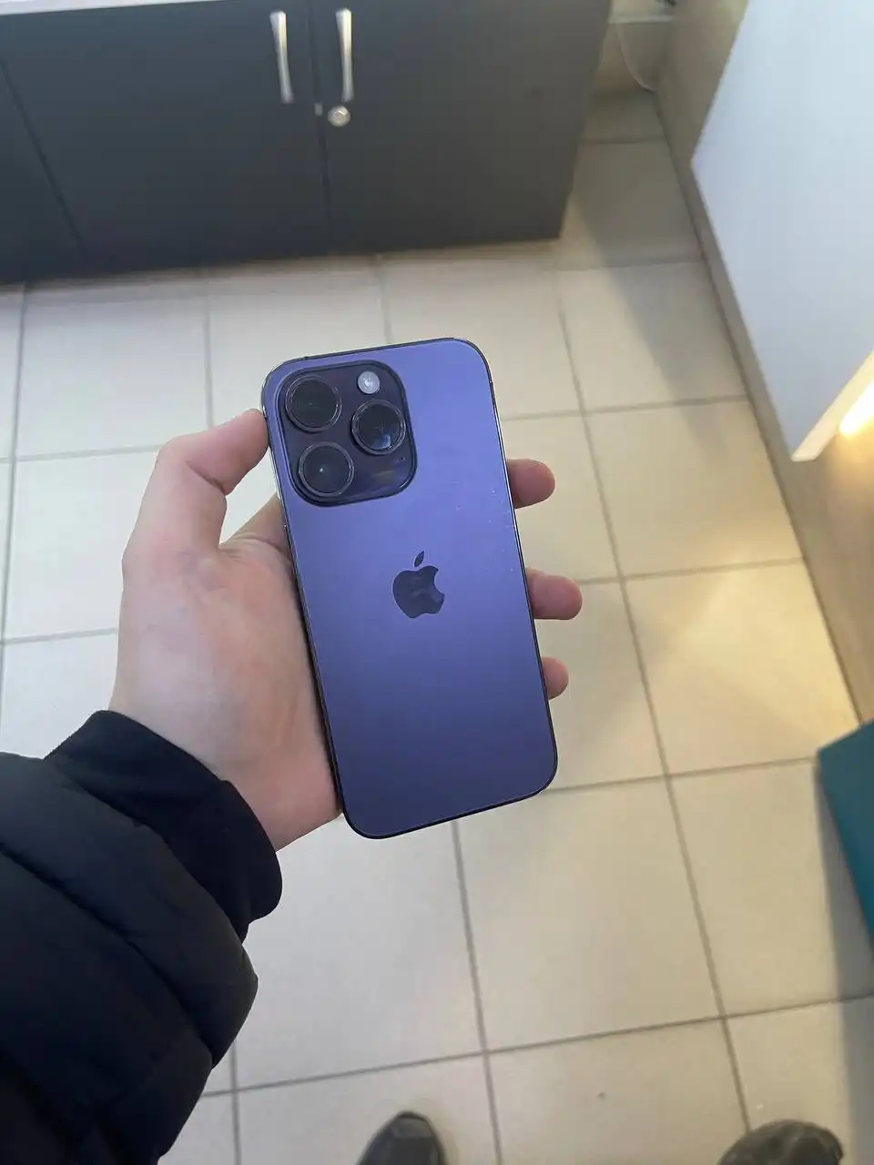 Продажа б/у iPhone разных моделей