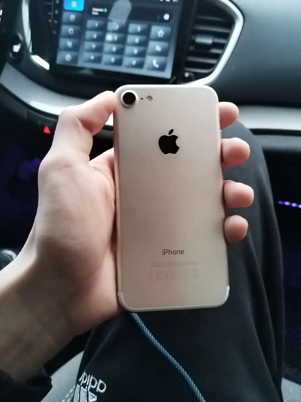 Продажа iPhone 7 и Samsung