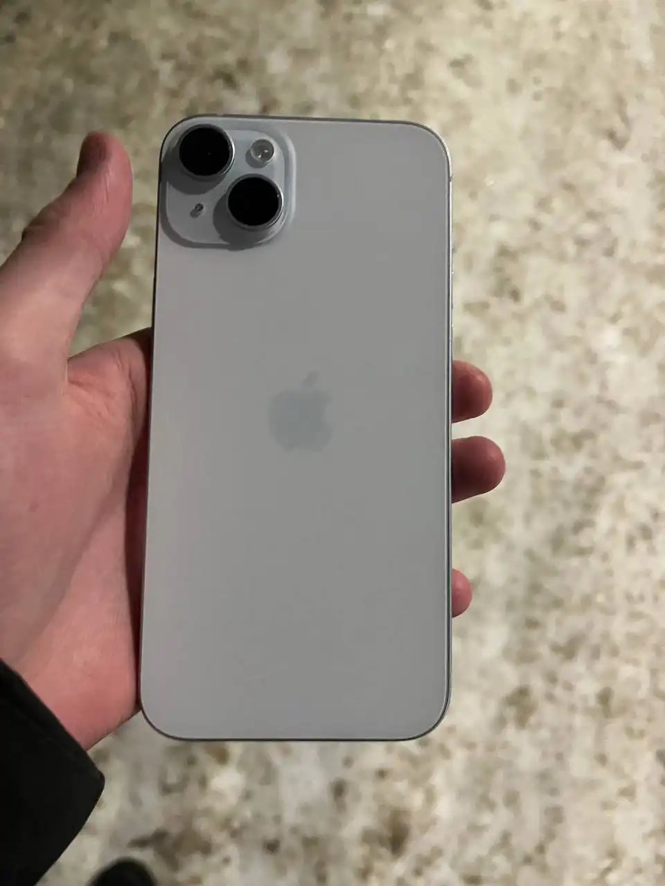 Продам iPhone 15 Plus 128ГБ
