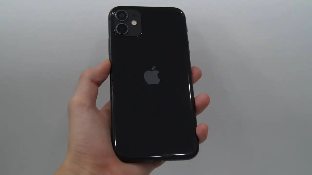 Продажа б/у iPhone XR, 11 и X в Чебоксарах