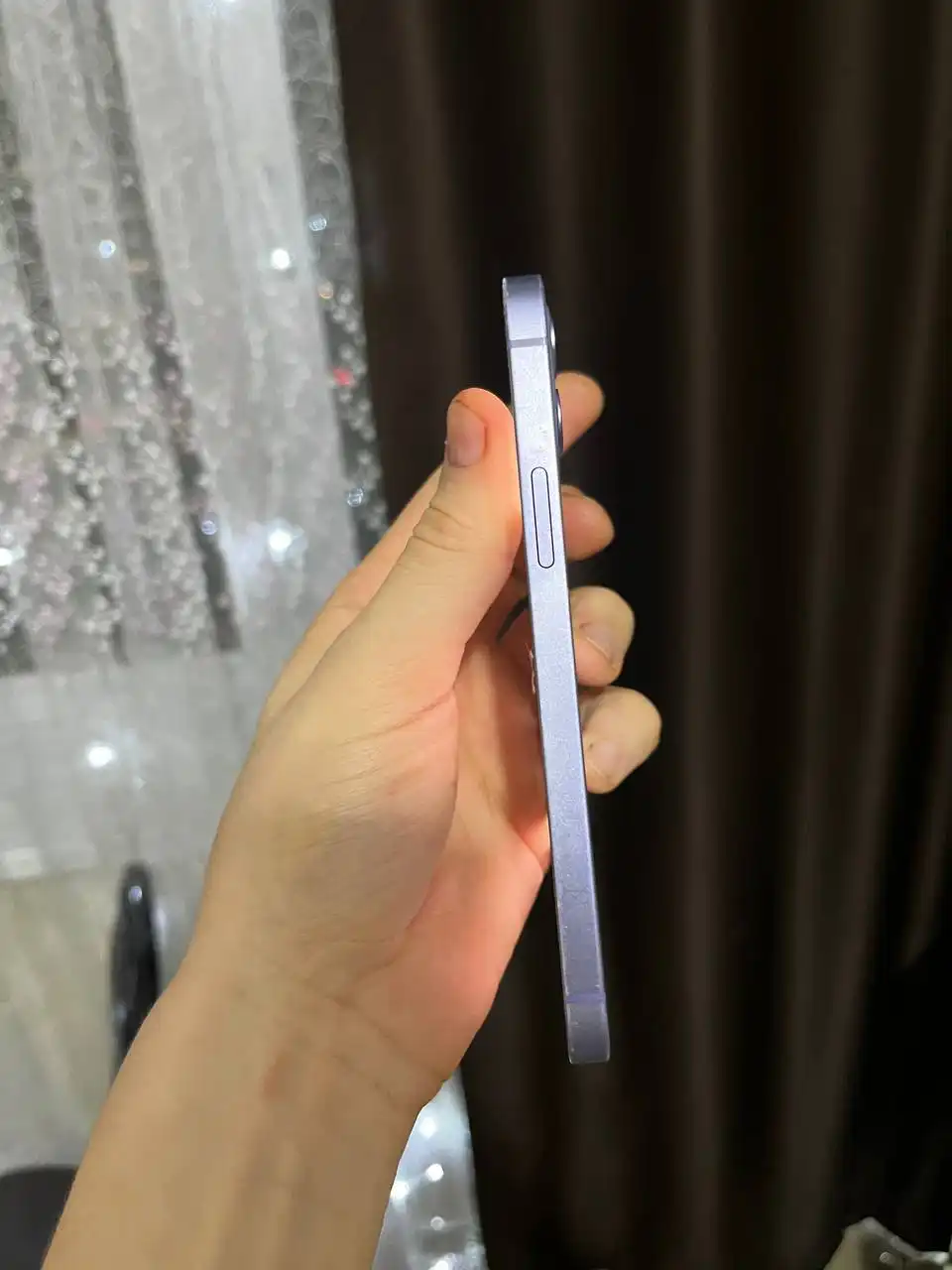 Продажа iPhone 64 ГБ с незначительными дефектами