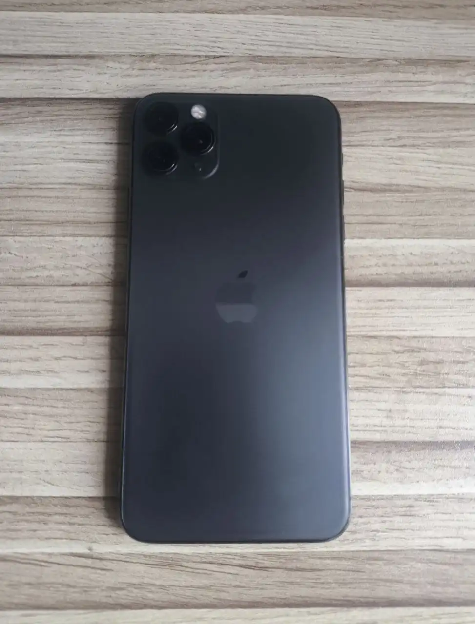 Продам iPhone 11 Pro Max 64GB серый с неработающим Face ID