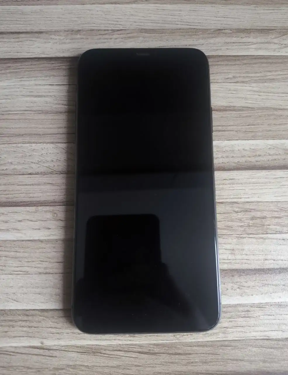 Продам iPhone 11 Pro Max 64GB серый с неработающим Face ID