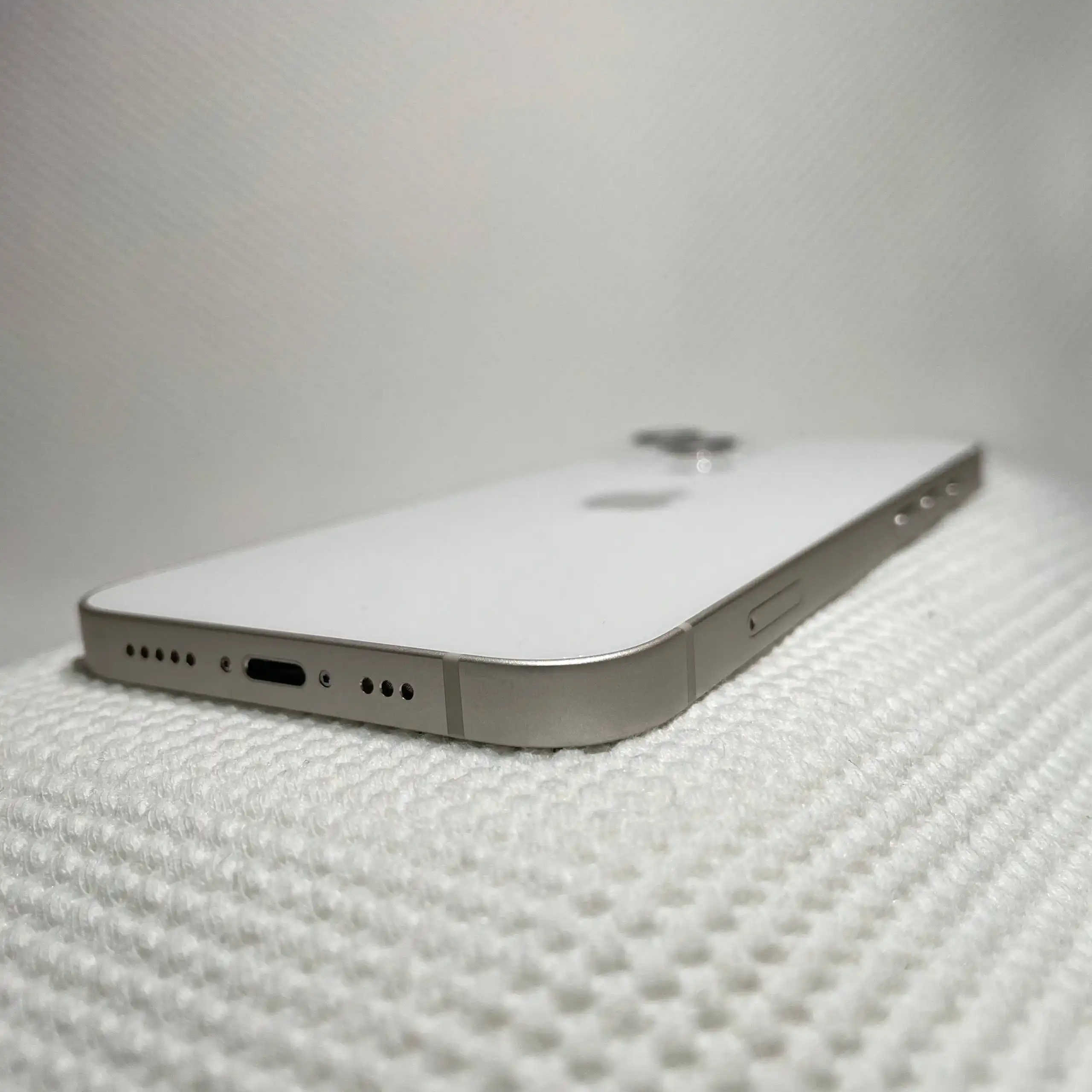 iPhone 13 белый 128гб в идеальном состоянии