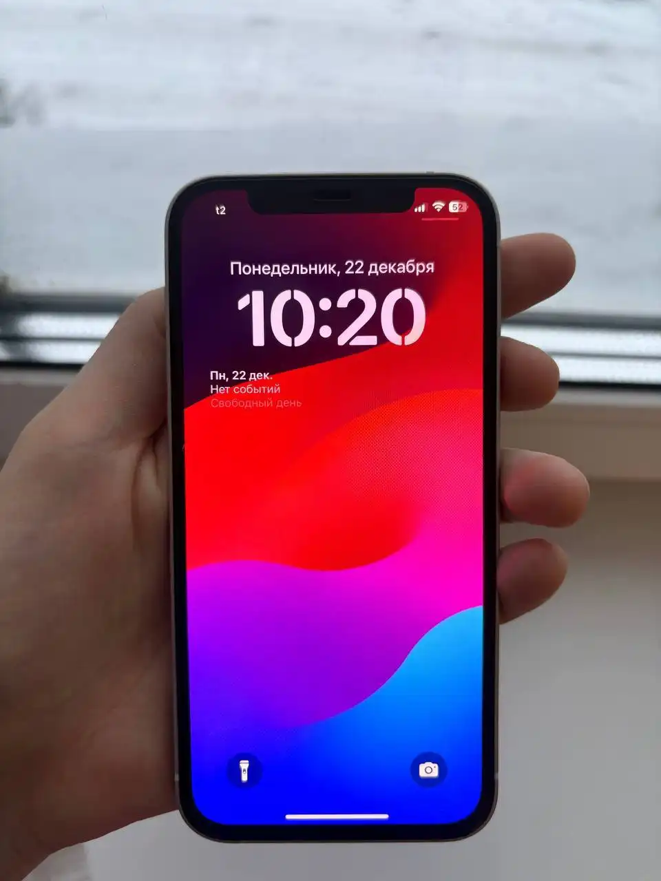 iPhone 12 128 ГБ в белом цвете