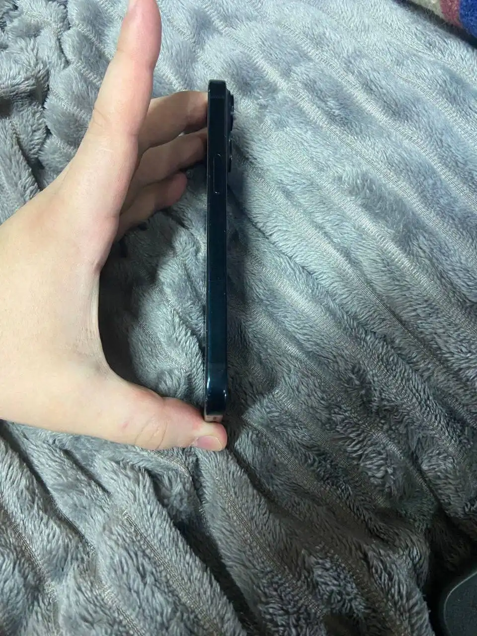 Продается iPhone 15 в хорошем состоянии