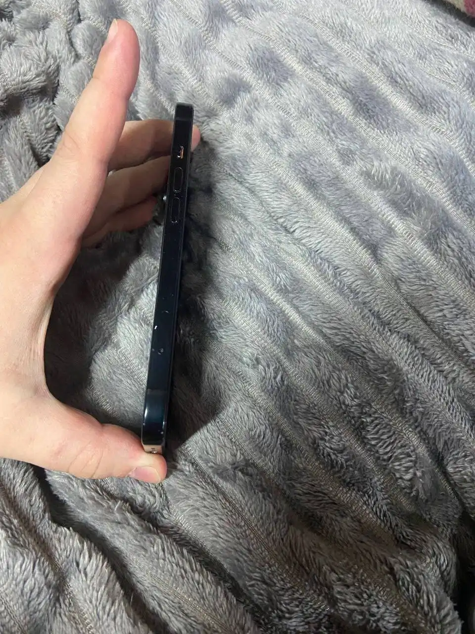 Продается iPhone 15 в хорошем состоянии