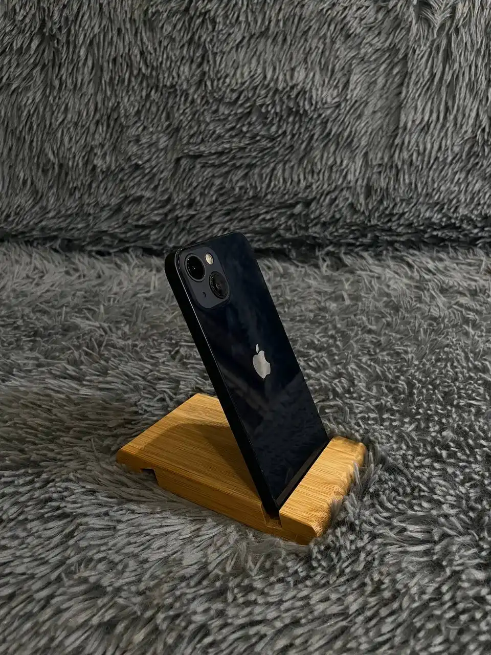 Продам iPhone 13 128 ГБ черный