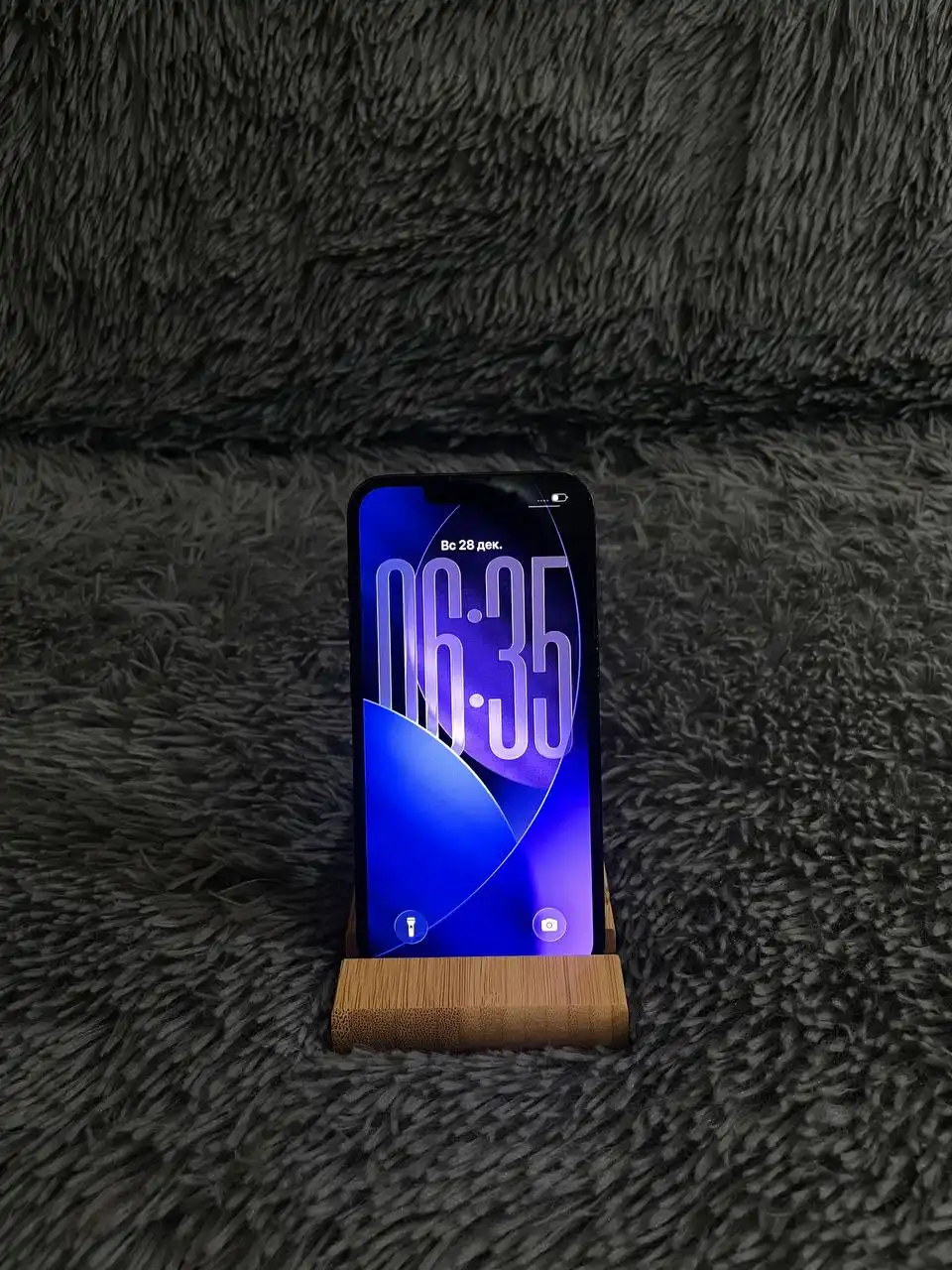 Продам iPhone 13 128 ГБ черный