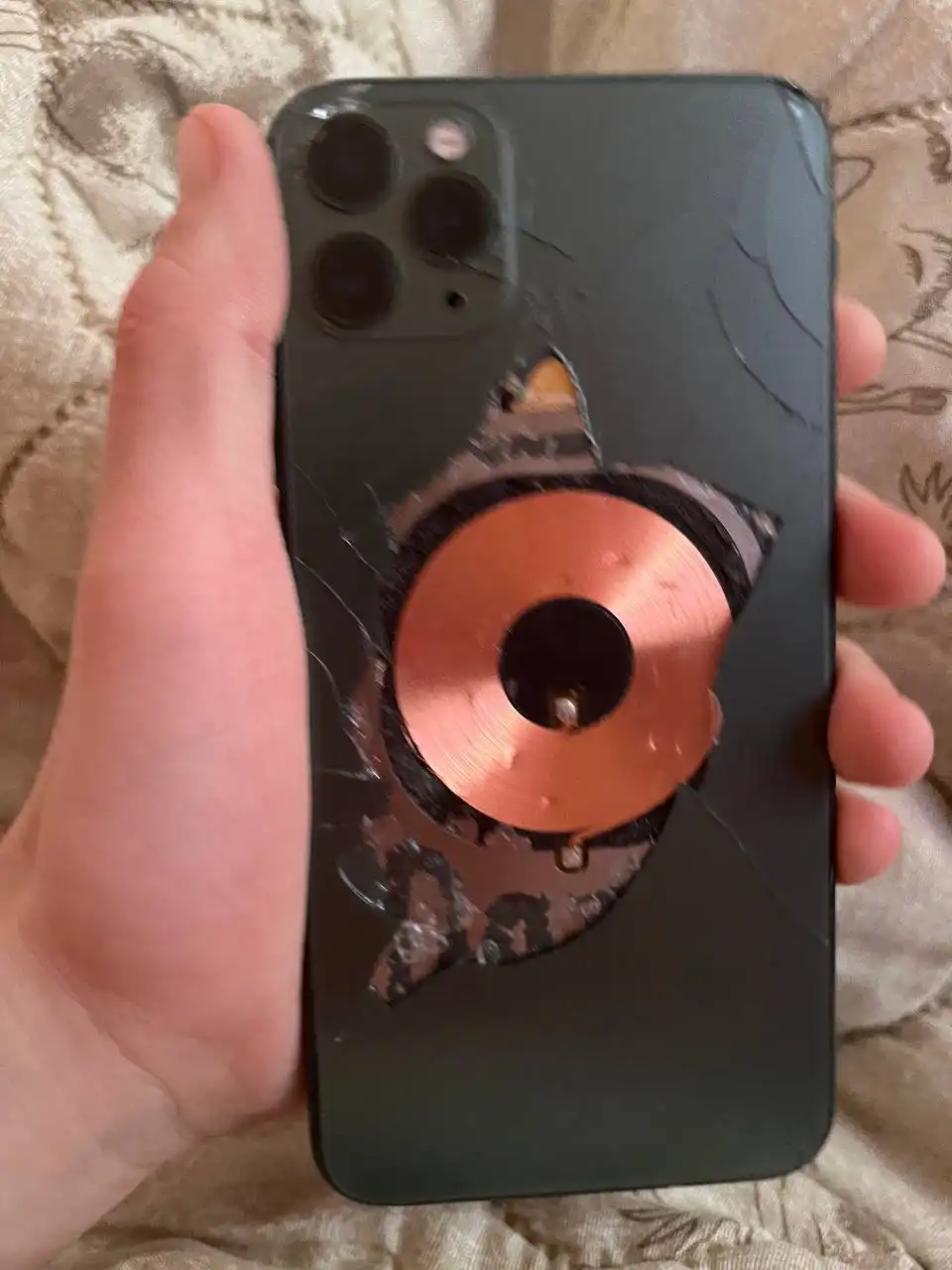 Продам iPhone с замененным дисплеем без Face ID