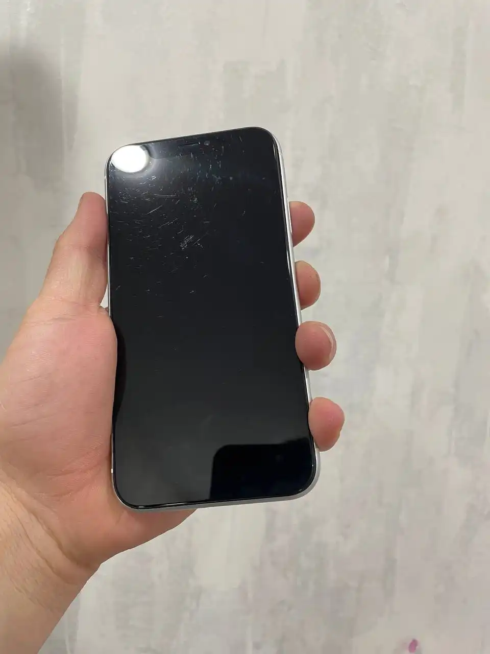 iPhone XR 64gb с неработающим Face ID и косяком корпуса - Смартфоны (Электроника) в Чебоксары