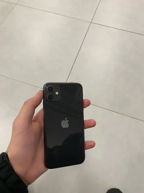 iPhone 11 128GB с царапинами - Компьютерные комплектующие в Чебоксары