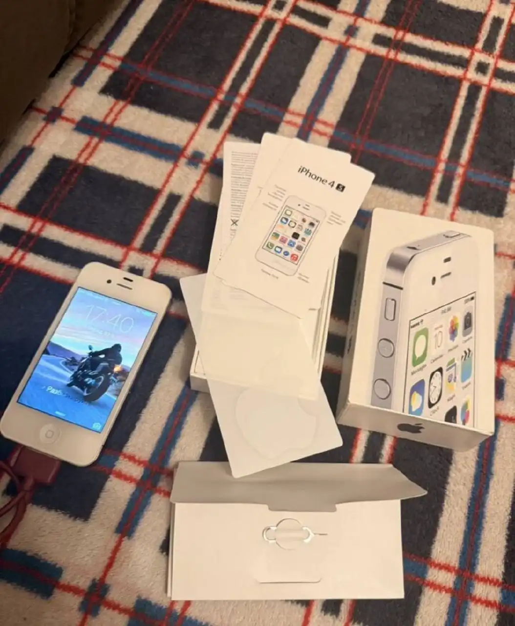 Продажа Айфон 4S в Чебоксарах - Смартфоны (Электроника) в Чебоксары