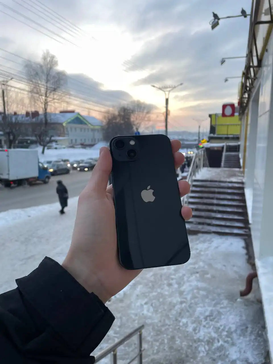 Продажа iPhone 13 в черном цвете - Смартфоны (Электроника) в Чебоксары