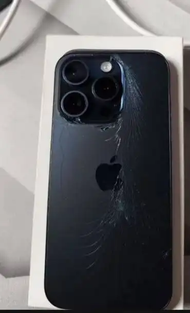 Продам Apple iPhone 15 Pro с целым экраном - Смартфоны (Электроника) в Чебоксары