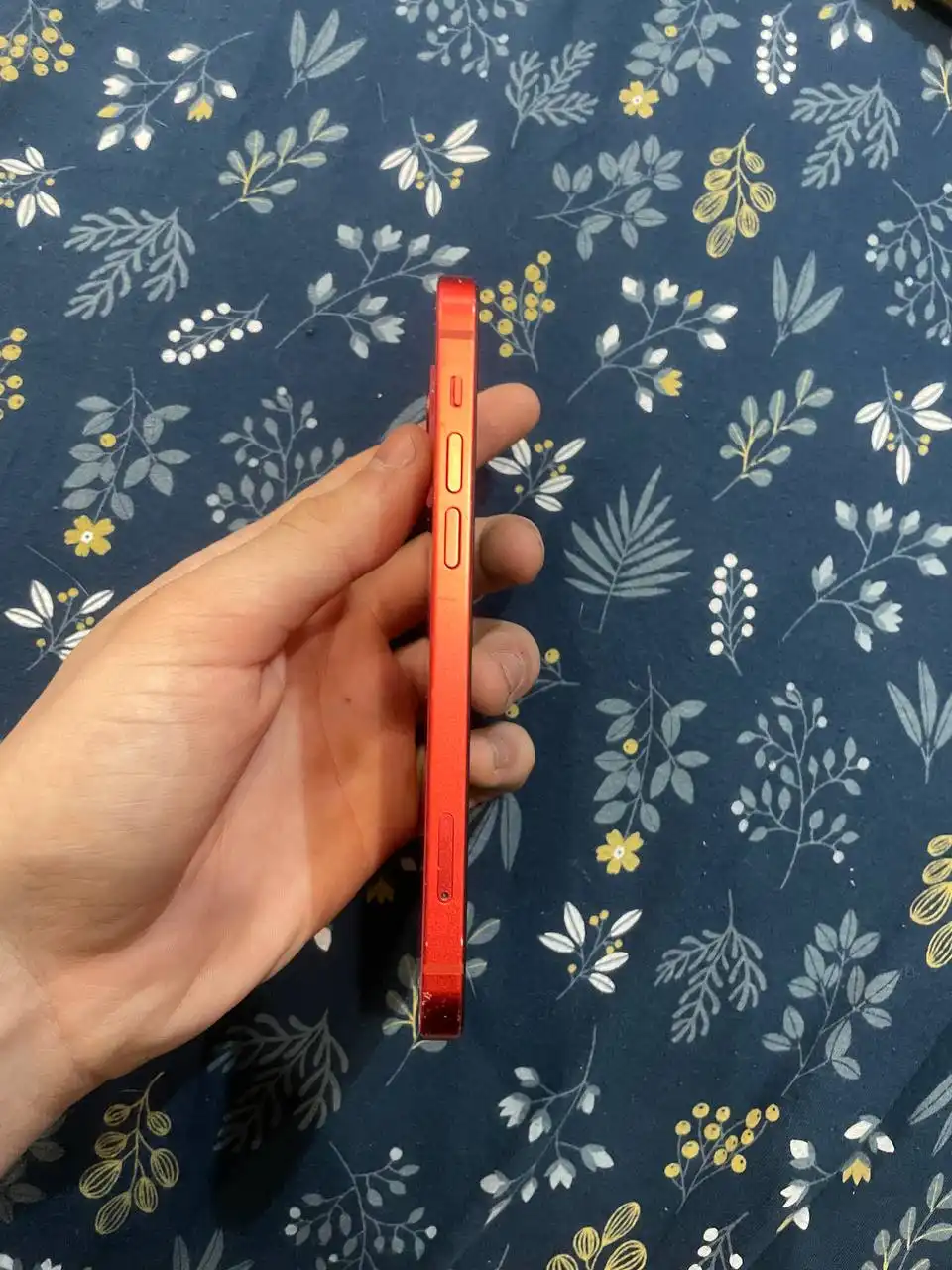 Продажа iPhone 12 128 ГБ красный - Смартфоны (Электроника) в Чебоксары