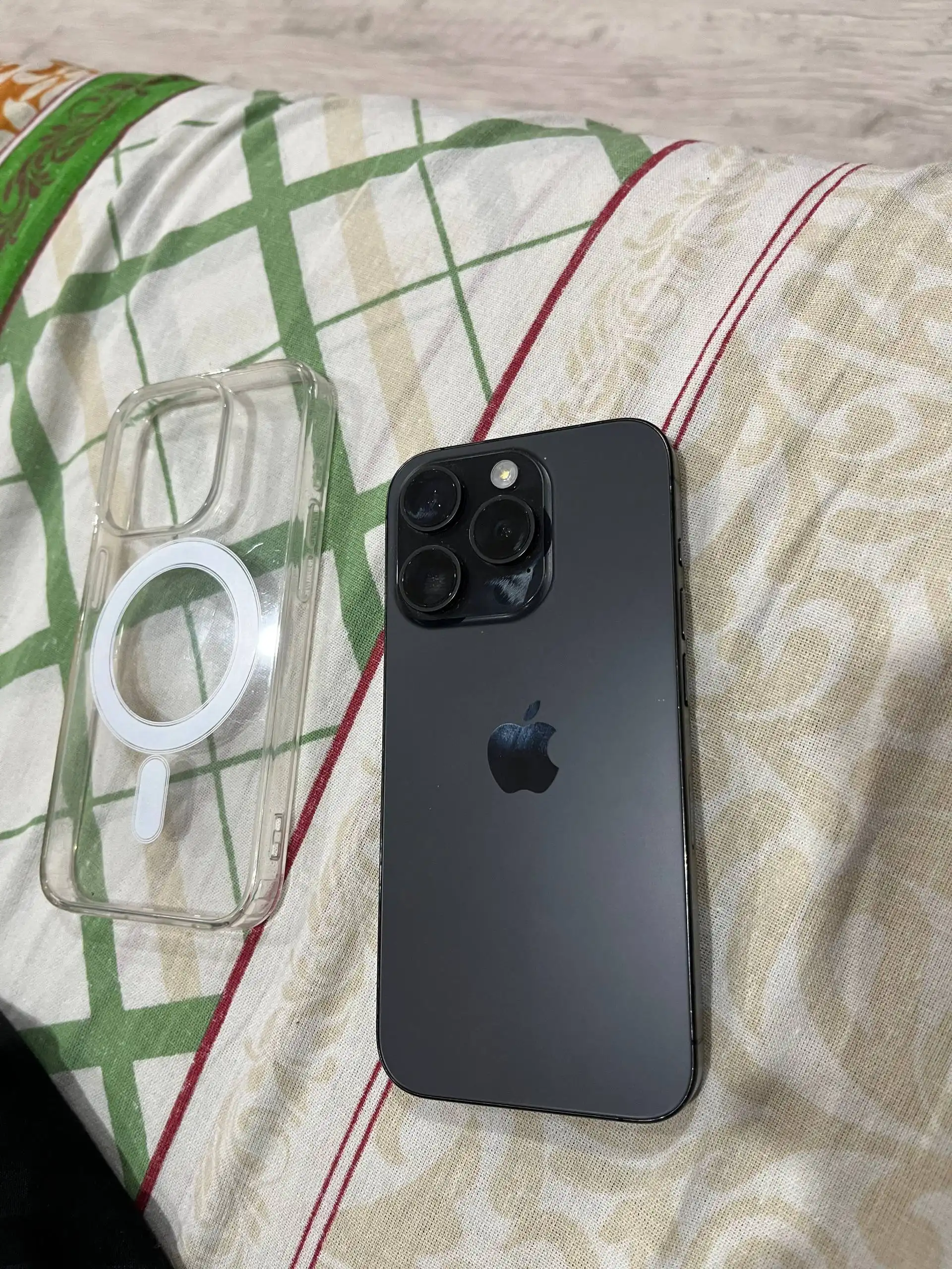 Apple iPhone 15 Pro 256GB с АКБ 81% - Смартфоны (Электроника) в Чебоксары