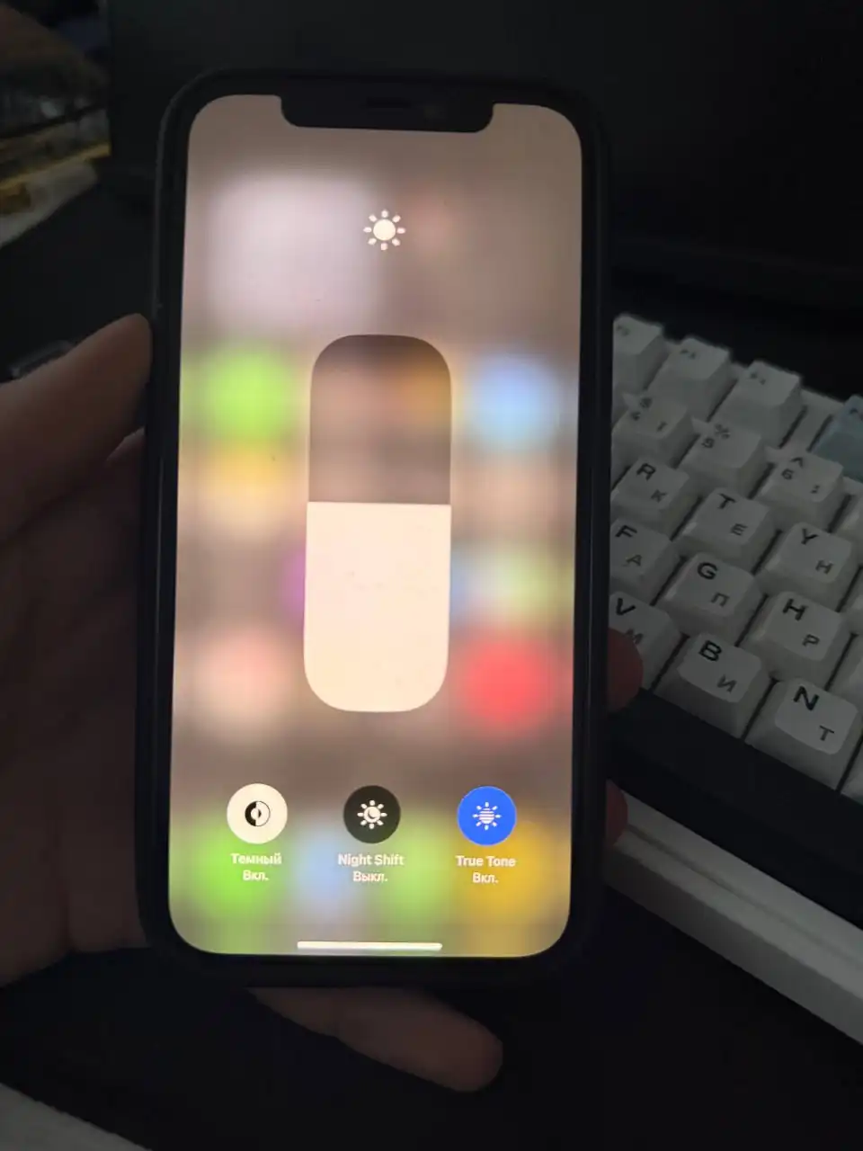 Продажа телефона iPhone 12 с поврежденной задней крышкой - Телефоны (Электроника) в Чебоксары