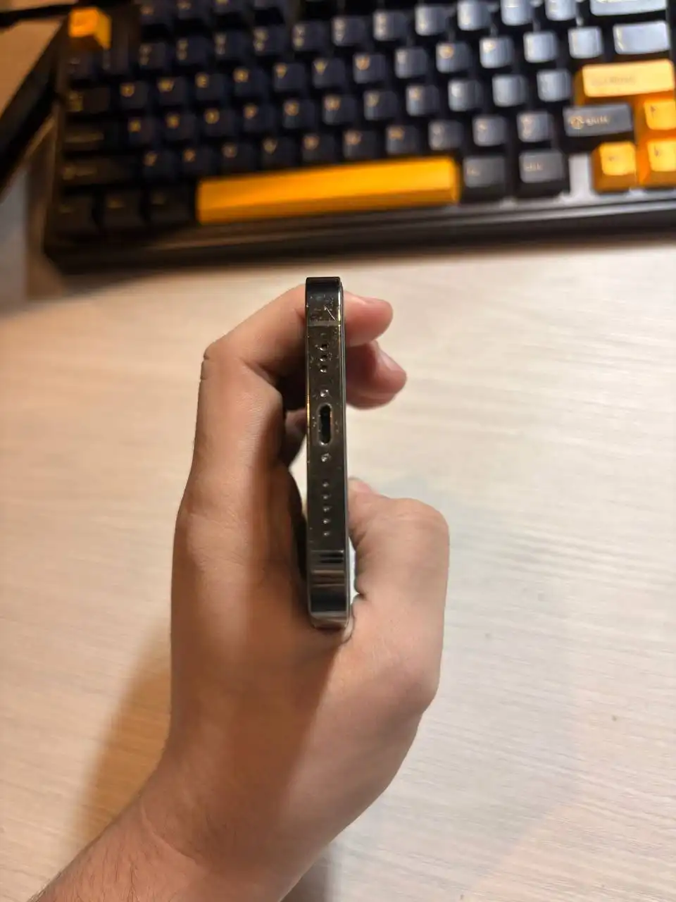 iPhone 12 Pro 256GB с неисправным верхним динамиком - Смартфоны (Электроника) в Чебоксары