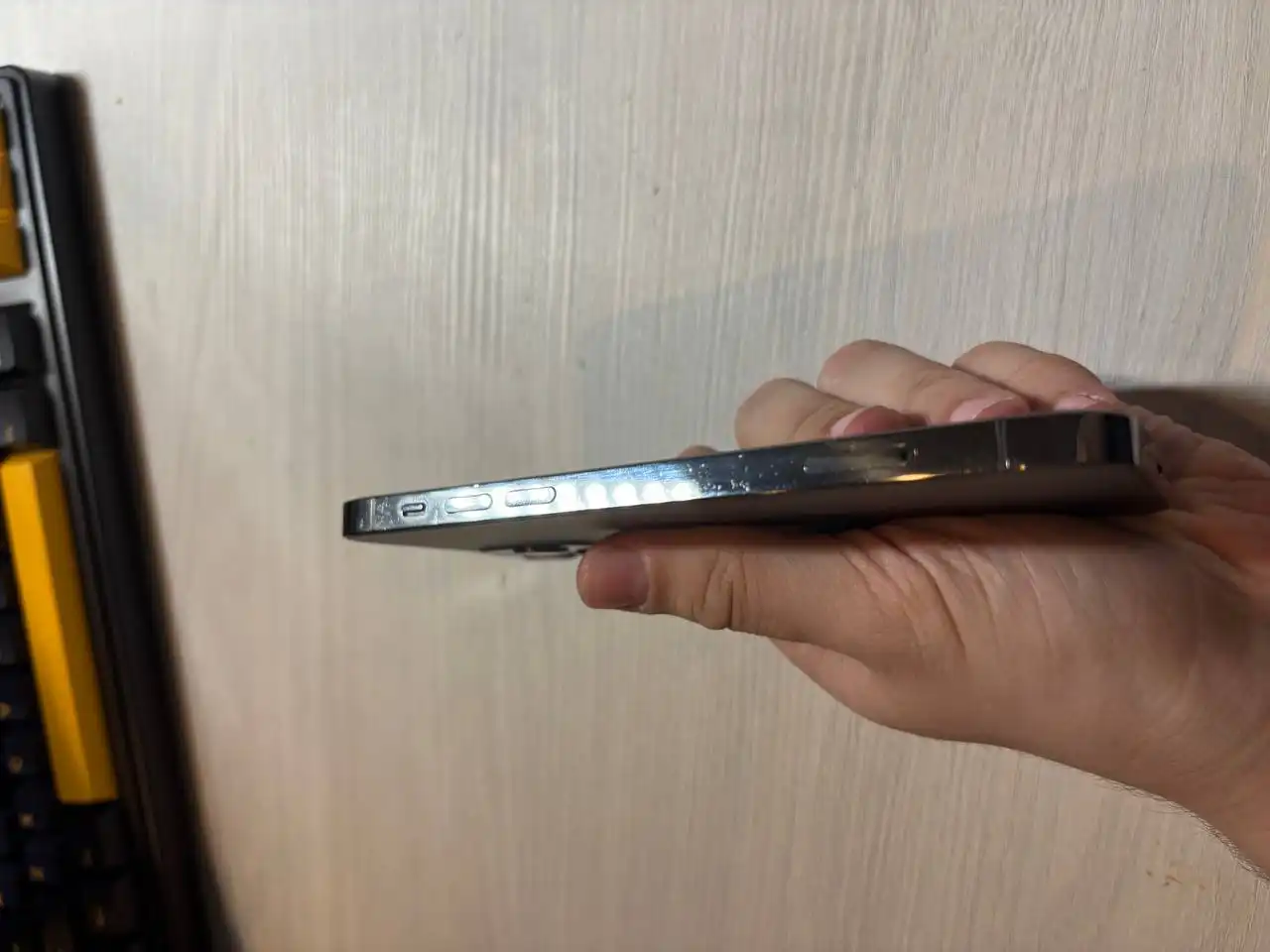 iPhone 12 Pro 256GB с неисправным верхним динамиком - Смартфоны (Электроника) в Чебоксары