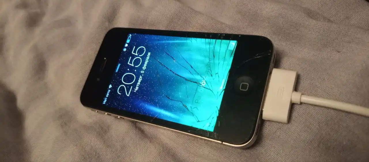 Продам или обменяю Apple iPhone с разбитым экраном - Смартфоны (Электроника) в Чебоксары