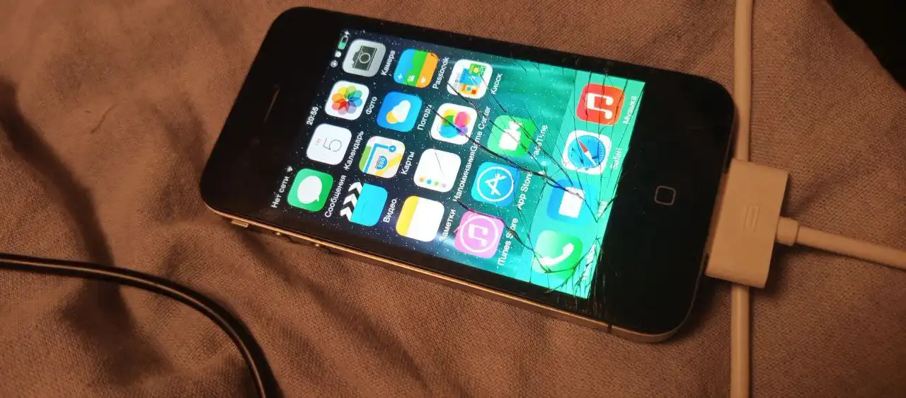 Продам или обменяю Apple iPhone с разбитым экраном - Смартфоны (Электроника) в Чебоксары