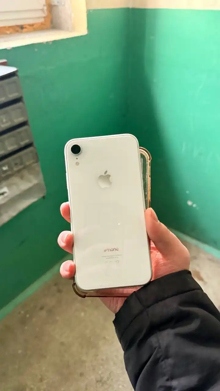 Iphone Xr 256 GB с АКБ 76% - Смартфоны (Электроника) в Чебоксары